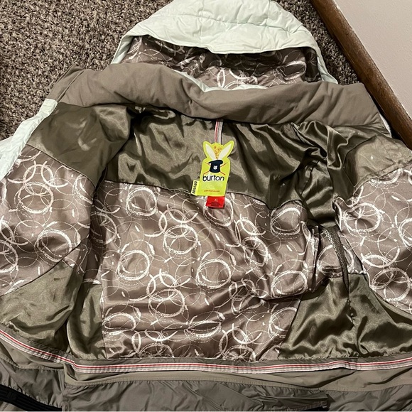 Burton Women’s Down Puffer Winter Jacket size XL Hooded Snow Ski Snowboarding - Picture 8 of 8
